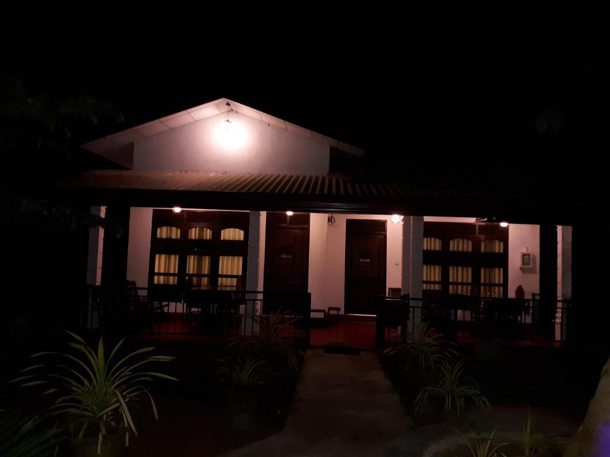 Sigiri Hibiscus Villa Sigiriya Esterno foto