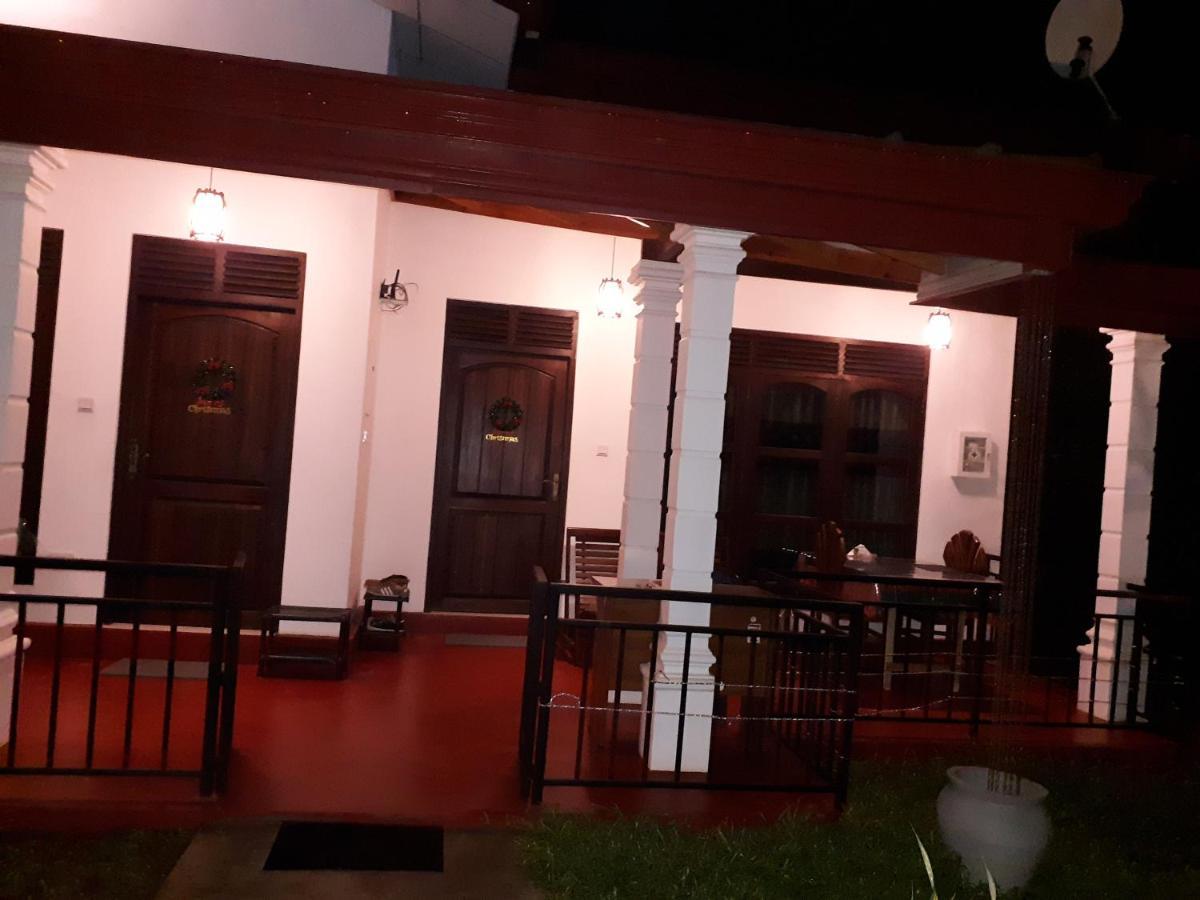 Sigiri Hibiscus Villa Sigiriya Esterno foto