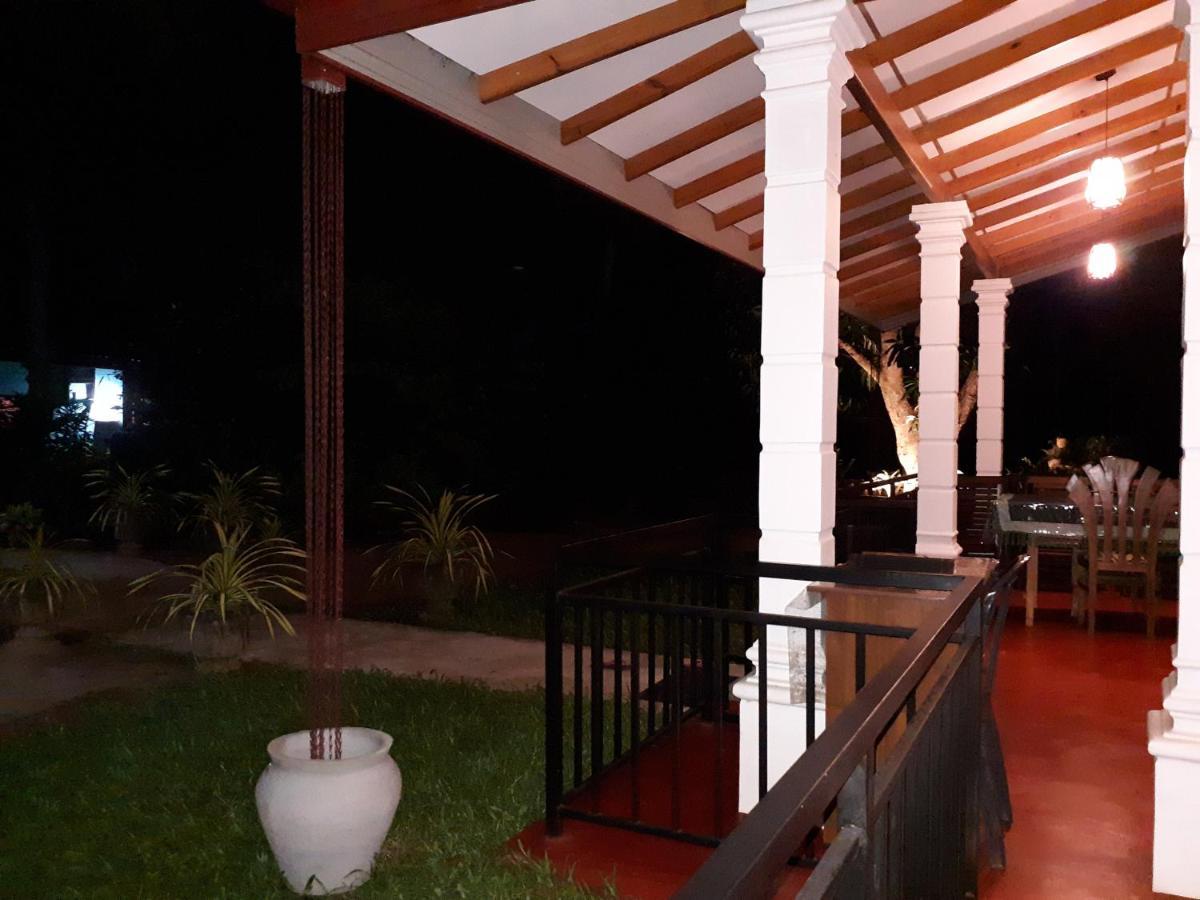Sigiri Hibiscus Villa Sigiriya Esterno foto